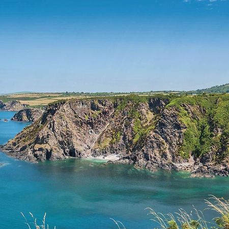 Fishguard Bay Resort Llanllawer Екстериор снимка