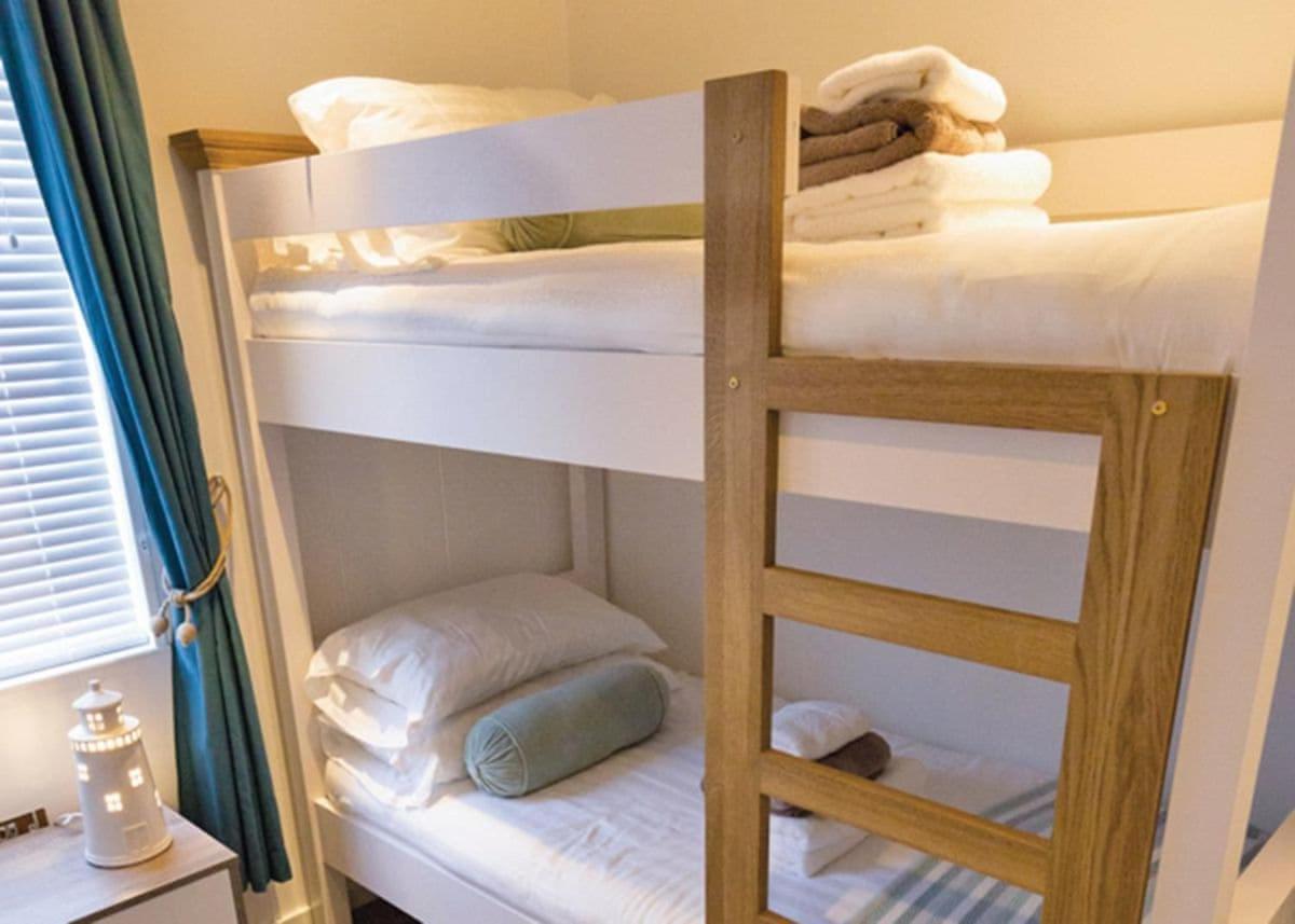 Fishguard Bay Resort Llanllawer Екстериор снимка